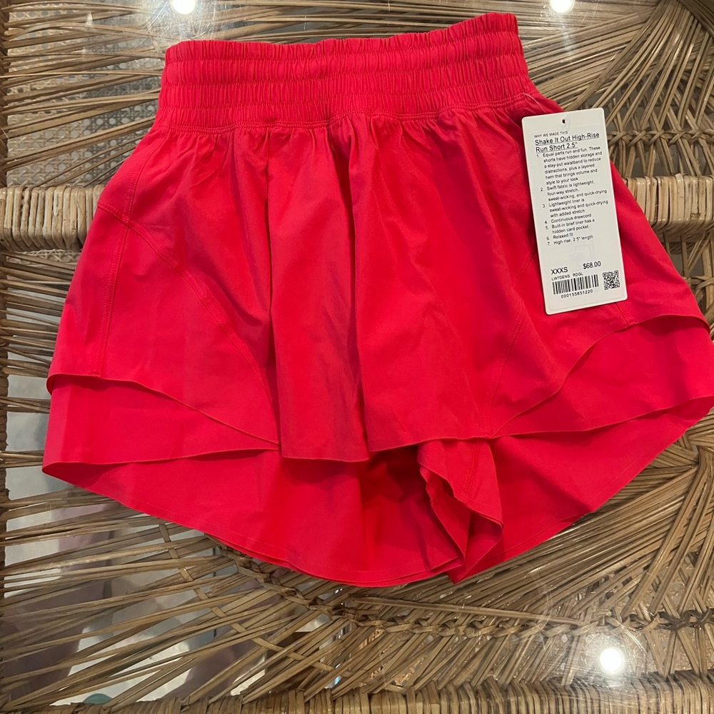 Lululemon Athletica Shake It Out Run Short 2.5”
